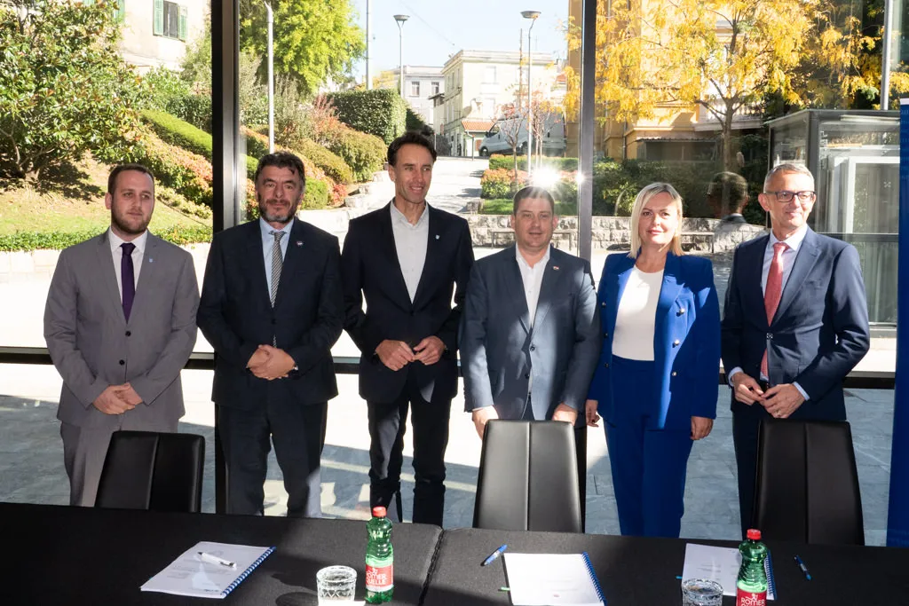 Potpisivanje ugovora o dogradnji luke Ika